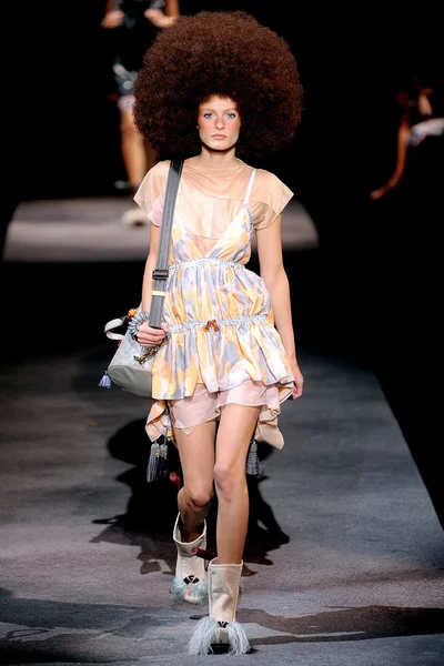 Look 30